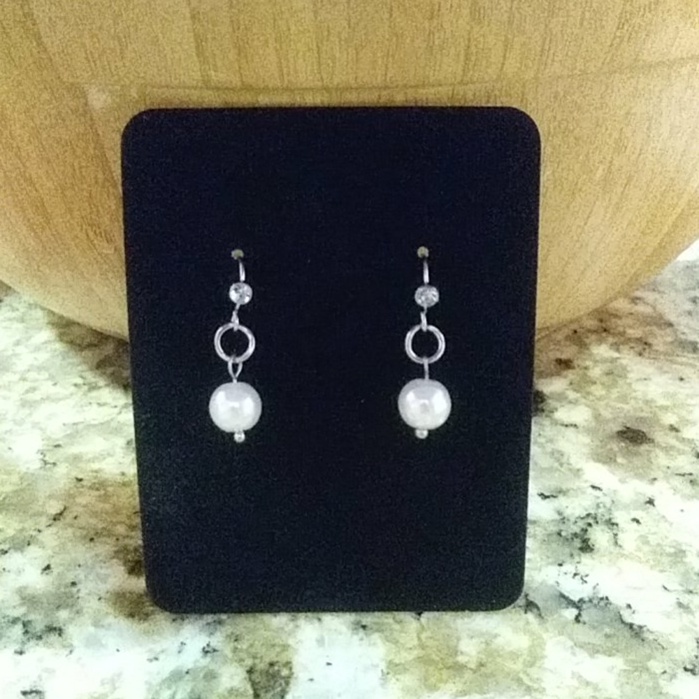Medium Pearl drop pendant earrings with rhinestone